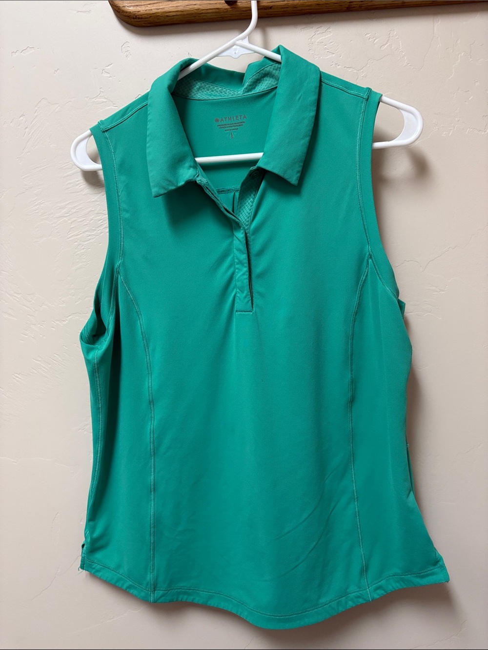 Athleta collared sleeveless top. Large